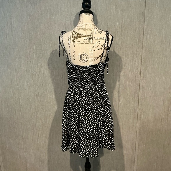 Black and White Sleeveless Mini Sundress Size Medium - Picture 3 of 6
